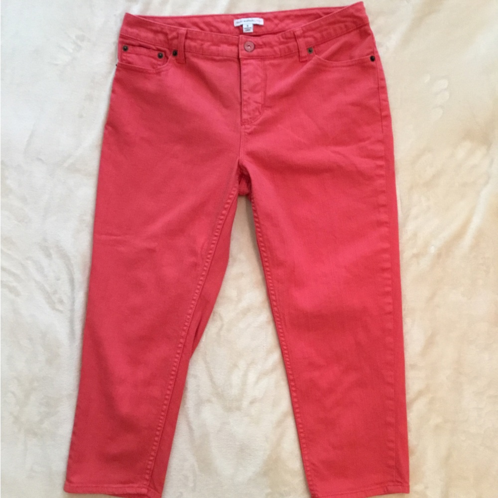 Women’s Isaac Mizrahi pink denim capris, size 6